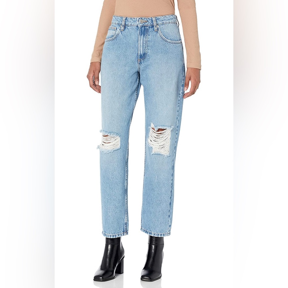 High waisted Straight Leg Distressed Women’s Blue Jeans Size 29